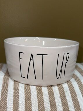 NWT Rae Dunn 6”W x 3”H Ceramic White Round ‘Eat Up’ Pet Dog Food Bowl Dish